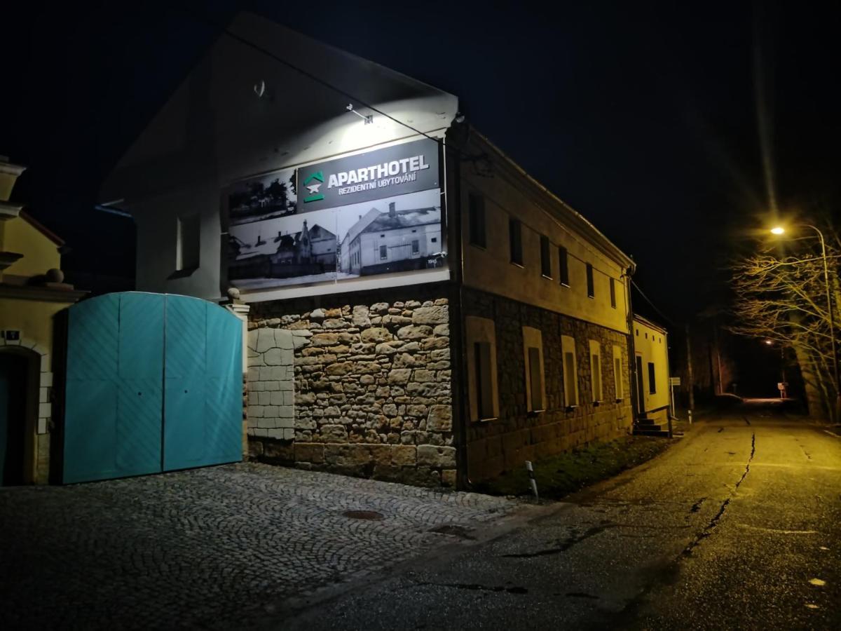Aparthotel Brokes Lanškroun Екстериор снимка