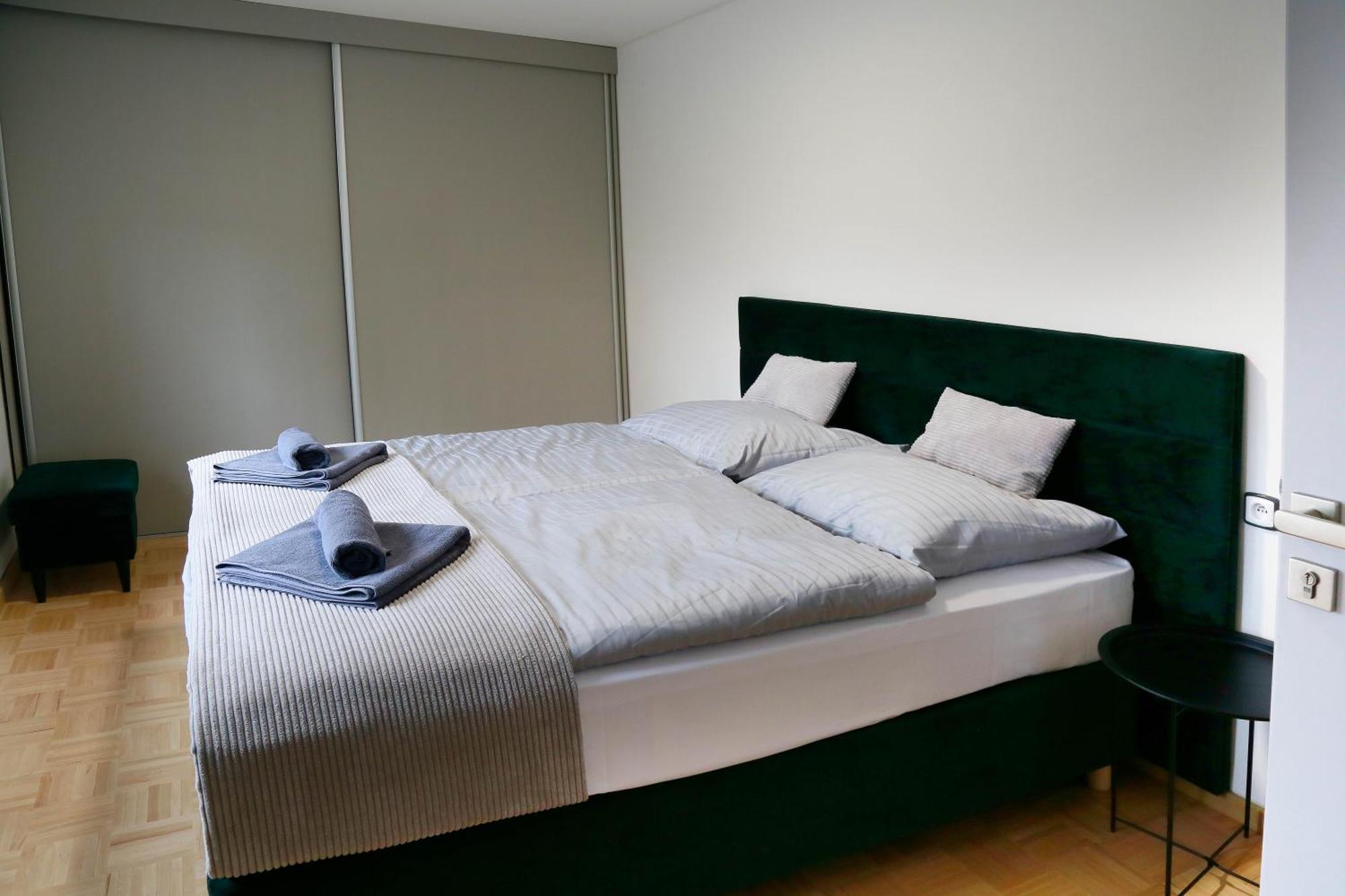 Aparthotel Brokes Lanškroun Стая снимка