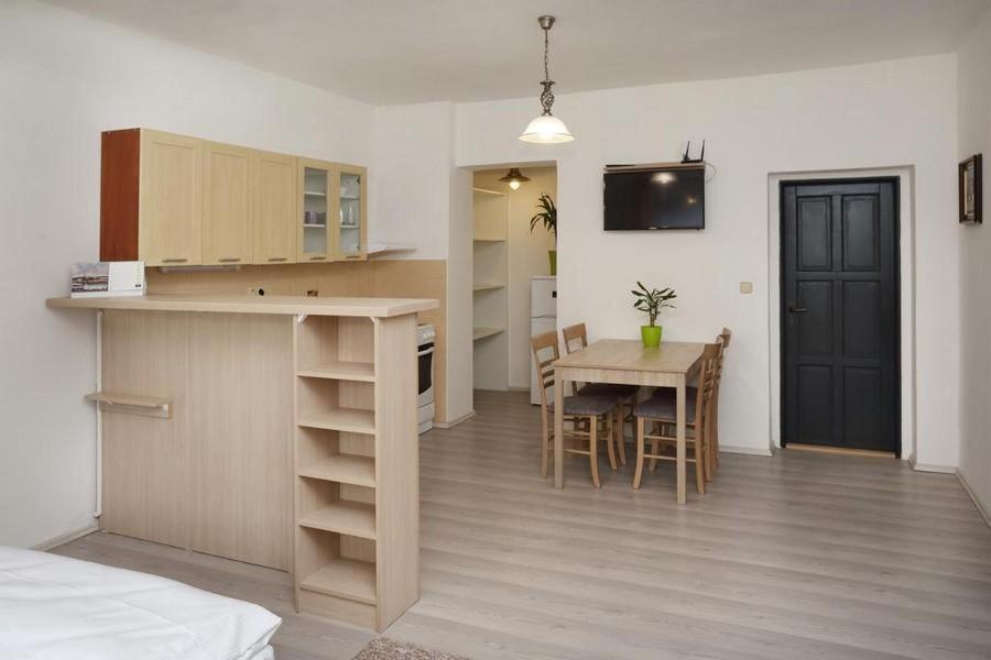 Aparthotel Brokes Lanškroun Екстериор снимка